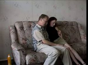 Свекор занимается сексом с молодой невесткой